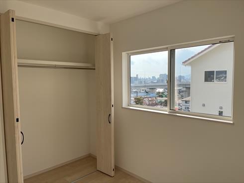 2階：洋室5.3帖(西側)