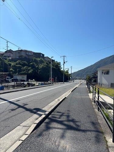 南東側道路