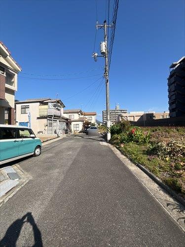 前面道路（南側から撮影）