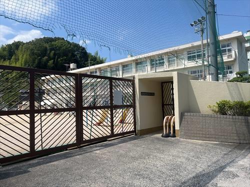 広島市立口田小学校まで1200m