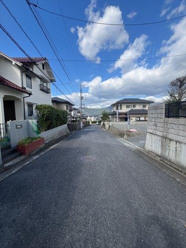 前面道路（南側から撮影）