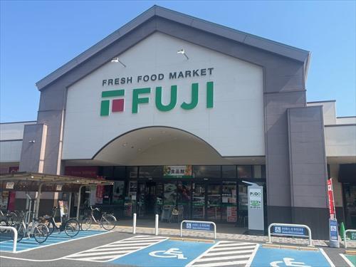 パルティ・フジ庚午店まで1120ｍ