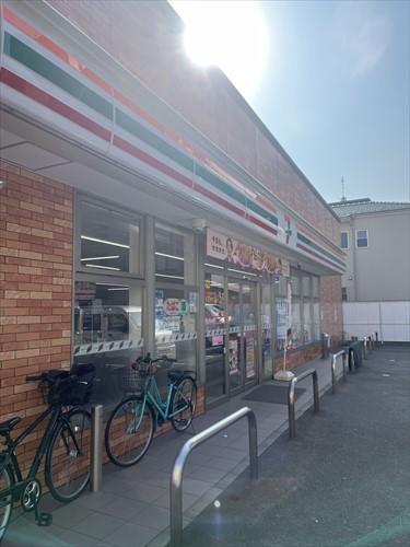 セブンイレブン広島祇園1丁目店迄330m