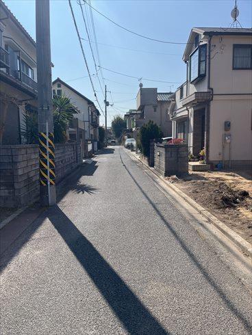 南東側道路（2026年2月撮影）