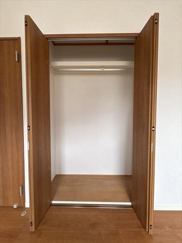 南側洋室（クローゼット）