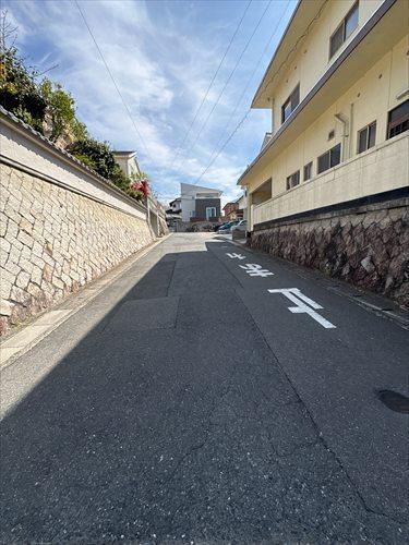 南東側前面道路