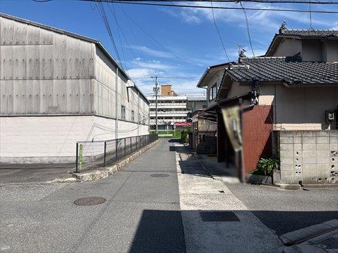 北東側道路