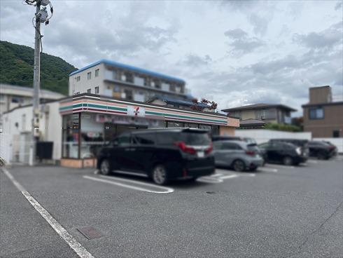 セブンイレブン八木4丁目店まで徒歩9分
