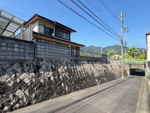 南東側道路（南側より撮影）