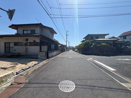 北西側道路（東側より撮影）