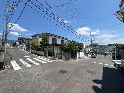 現地・前面道路（南側より撮影）