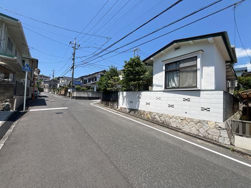 現地・南東側道路