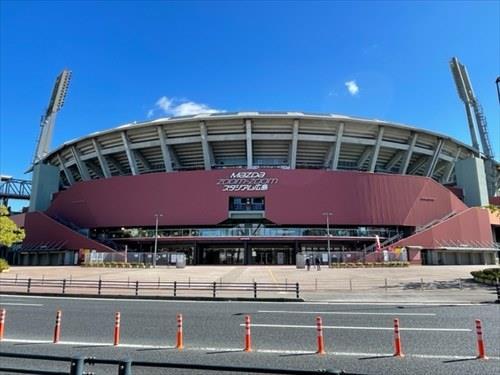 マツダスタジアムまで1060ｍ