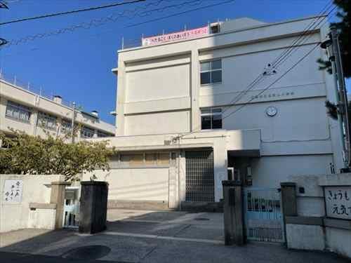 広島市立比治山小学校まで370ｍ