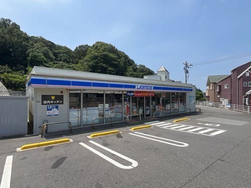 ローソン広島女学院大学前店：徒歩8分