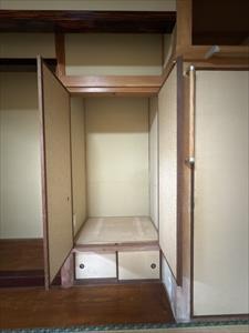 一階和室①収納