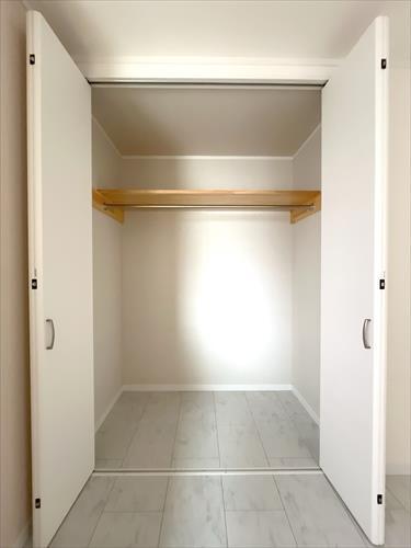 洋室（6帖）収納