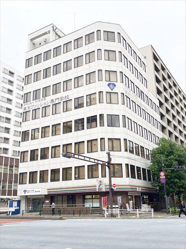 セブンイレブン中央区明石町店(150m)