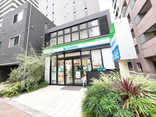 ファミリーマート湊二丁目店(260m)
