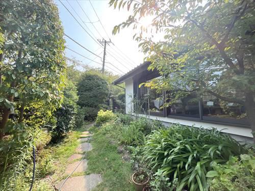 玄関アプローチ