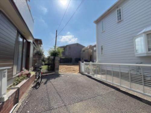 前面道路（2025年9月撮影）