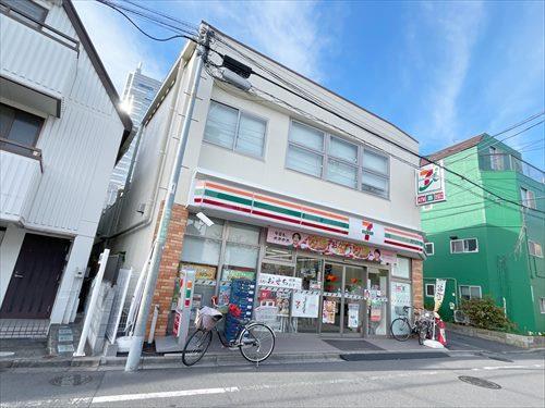 セブンイレブン世田谷用賀2丁目店 60m