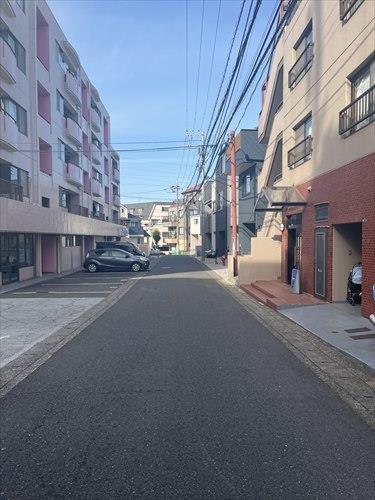 現地含む南西側前面道路 現地含む南西側前面道路