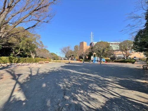 洋光台駅前公園 960ｍ