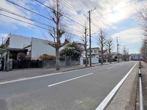 前面道路を含む現地（左手）
