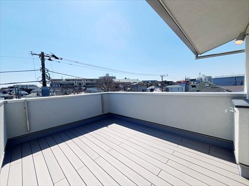 ルーフバルコニー