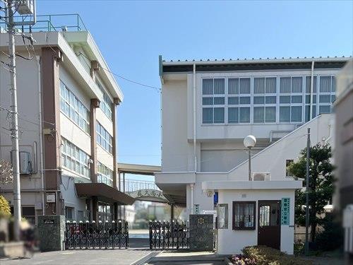 荒川区立尾久西小学校650m
