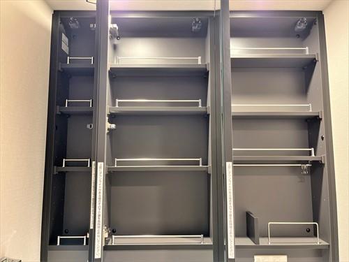 洗面台　鏡裏収納