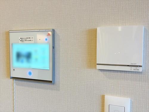 モニター付きインターホン&床暖房スイッチ