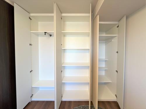 クローゼット(洋室約6帖)