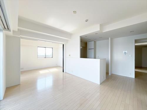 リビング＋洋室（約6.0帖）