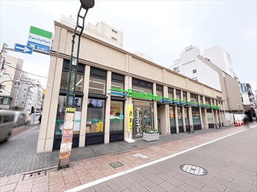 ファミリーマート(250m)