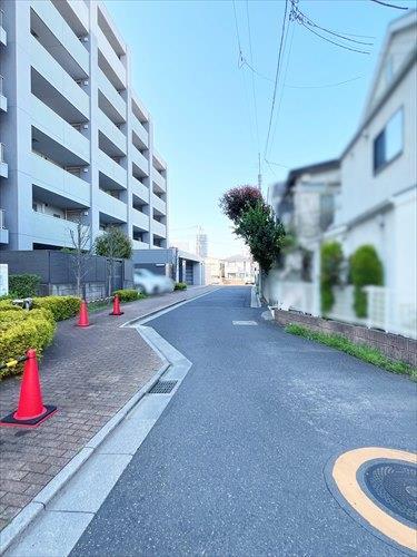 東側道路