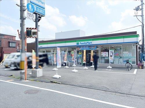 ファミリーマート谷保駅東店(170m)