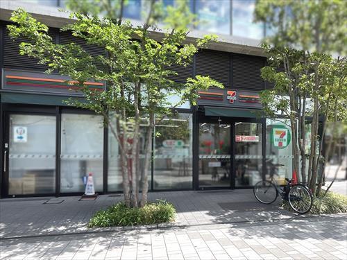 セブンイレブン葛飾金町駅南口店310m