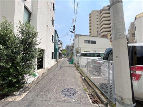 側面道路（2026年6月撮影）