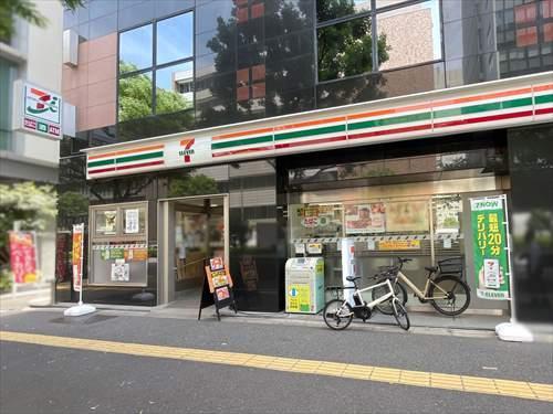 セブンイレブン御成門駅北店140m セブンイレブン御成門駅北店140m