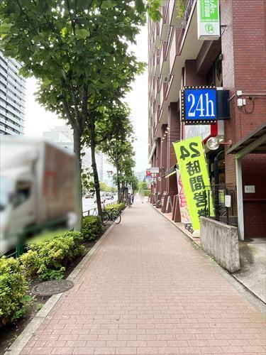 現地前歩道