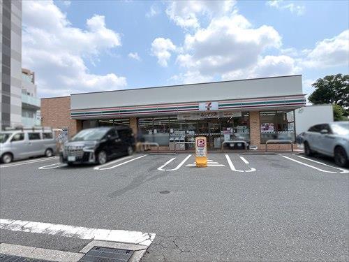 セブンイレブン用賀インター店290ｍ