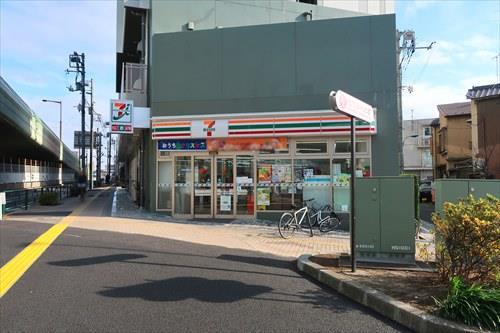 セブンイレブン北区上十条4丁目店130m