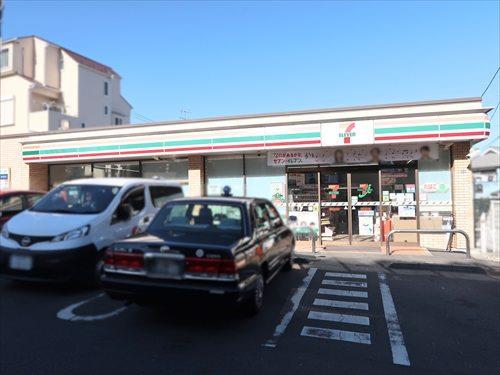 セブンイレブン横浜大久保3丁目店220m