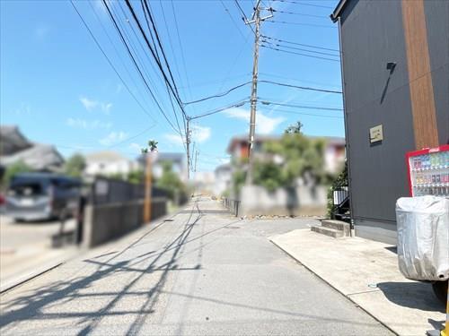 北西側前面道路