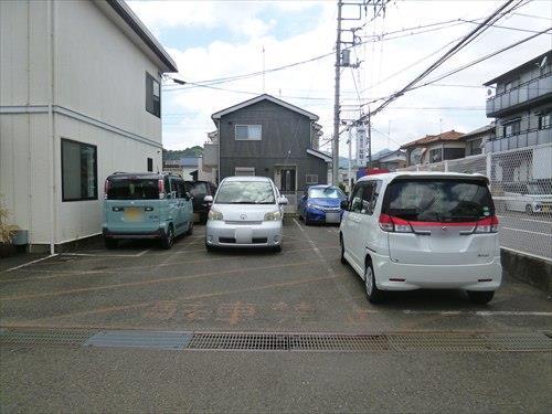 敷地内（駐車スペース）