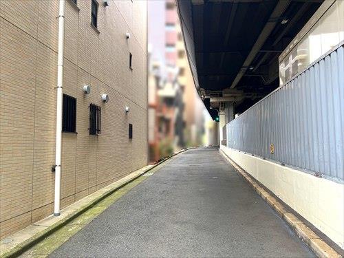 北西側道路