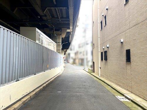 北西側道路