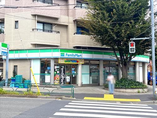 ファミリーマート恵比寿二丁目店 380m